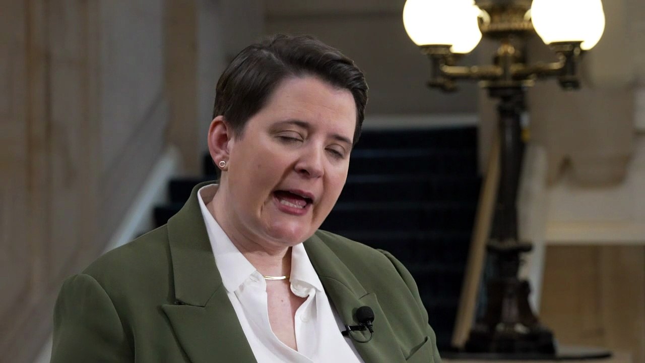 Govt: 'Critical' to tackle every part of smuggling gangs