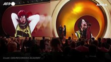 Grammy, Billie Eilish e Bad Bunny espliciti contro l'Ice. E piovono applausi