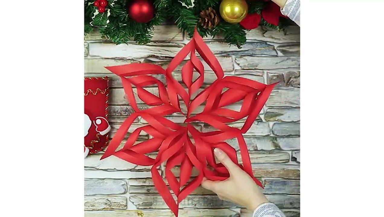 HOW TO CRAFT A REALLY AWESOME SNOWFLAKE FOR CHRISTMAS