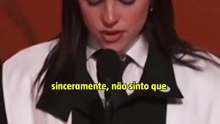 'Ninguém é ilegal em terra roubada', diz Billie Eilish no Grammy