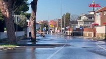 Roma, cede la tubatura di un'abitazione privata: via Prenestina allagata