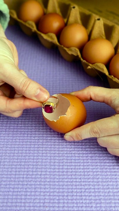 Can you detect the hiding spot in plain sight? 👀🕵️‍♂️📦 #SearchGame