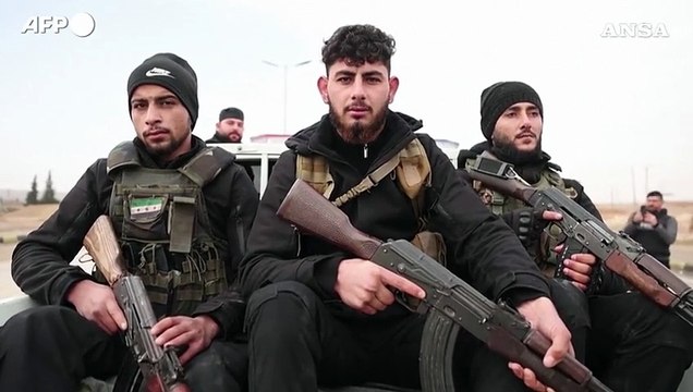 Siria, truppe di Damasco entrano ad Hasakeh dopo l'accordo con i curdi