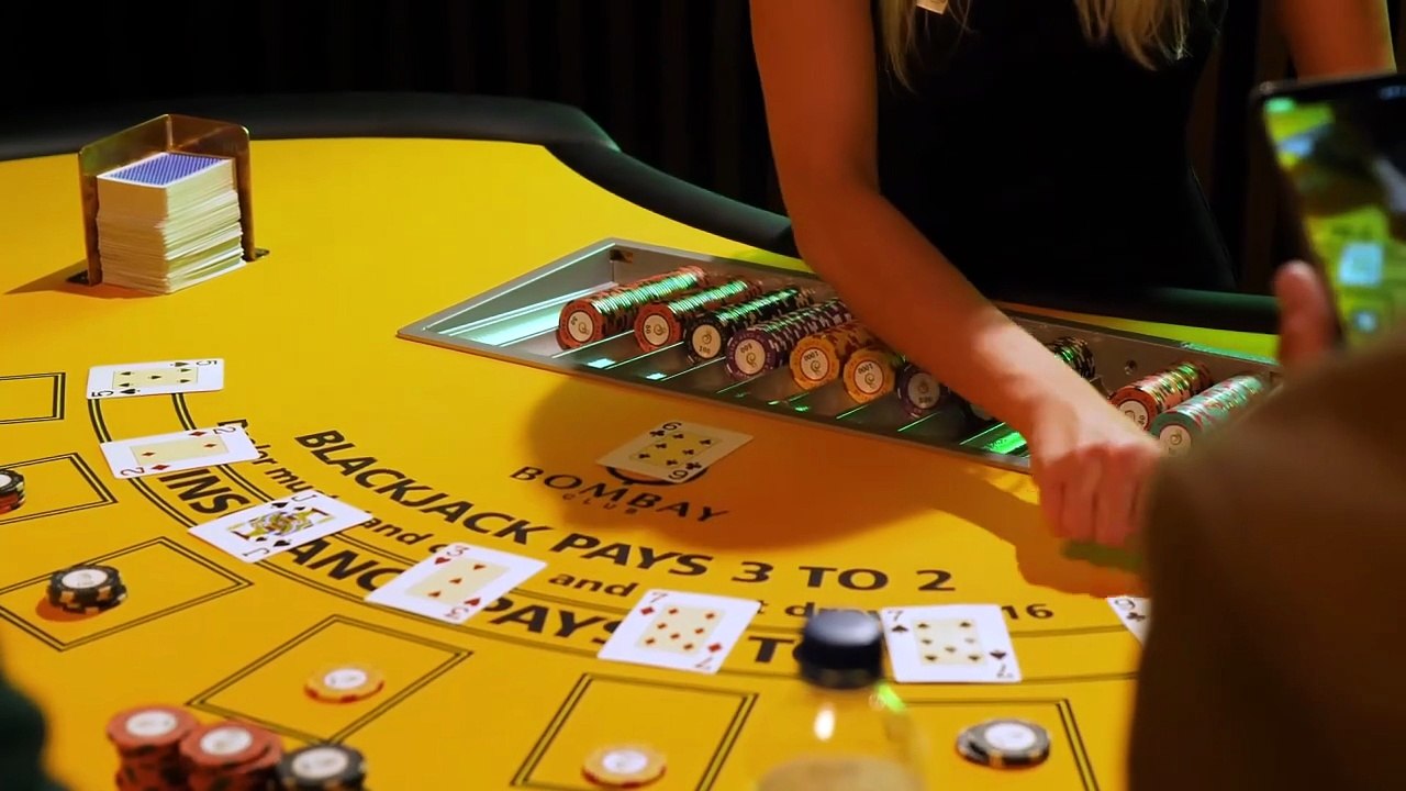 How to Play Blackjack | Basic Rules Explained