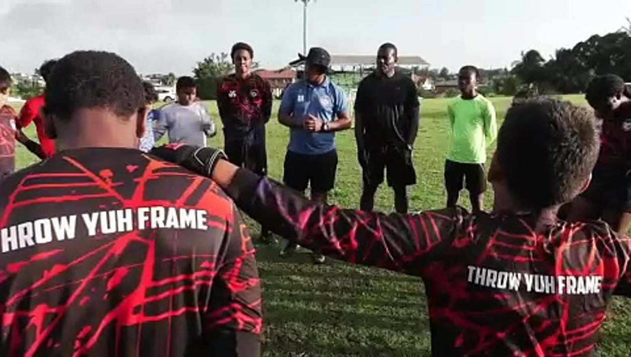 KELVIN JACK PASSES ON GOALKEEPING KNOWLEDGE