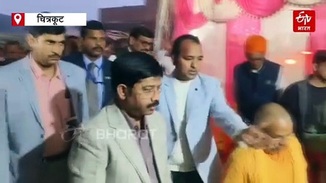 चित्रकूट आयुष हत्याकांड ; कैबिनेट मंत्री ने परिजनों को सौंपा 5 लाख का चेक, दोषियों के खिलाफ बुलडोजर कार्रवाई की चेतावनी