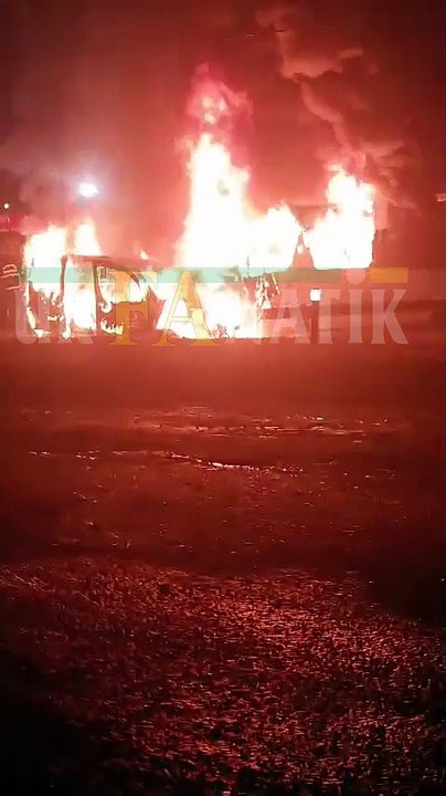 Şanlıurfa Birecik’te Feci Kaza: Araçlar Alev Topuna Döndü, Yaralılar Var