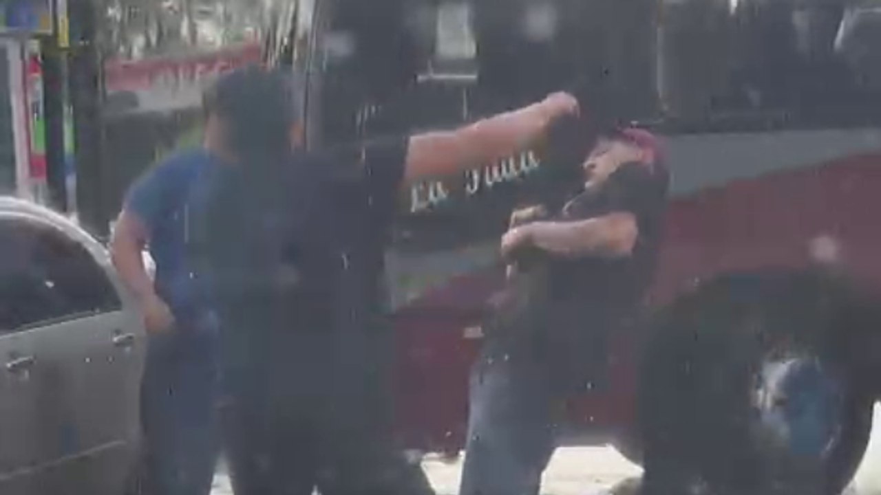 Violenta pelea entre conductores en Villa Elisa quedó registrada en video