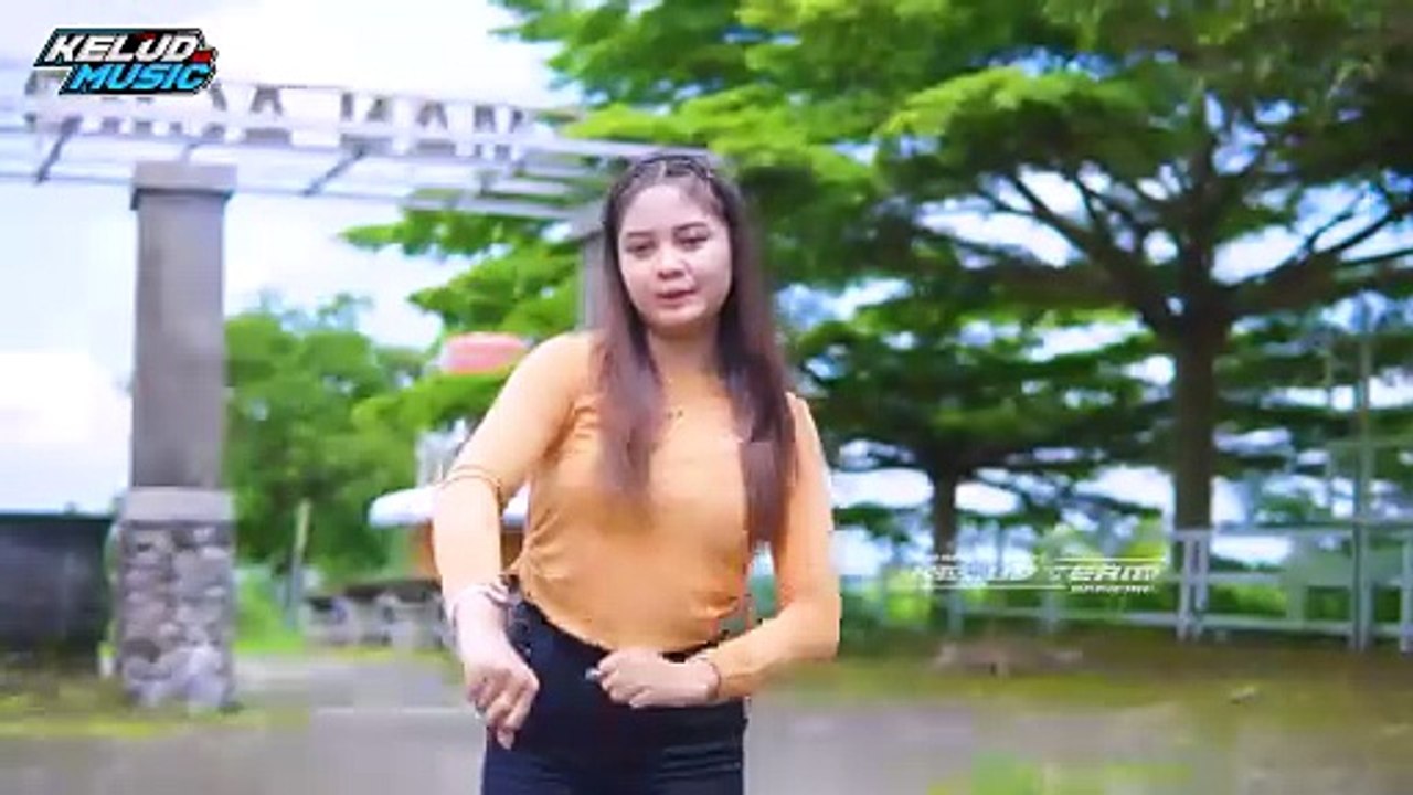 DJ-SETENGAH-KENDANG-