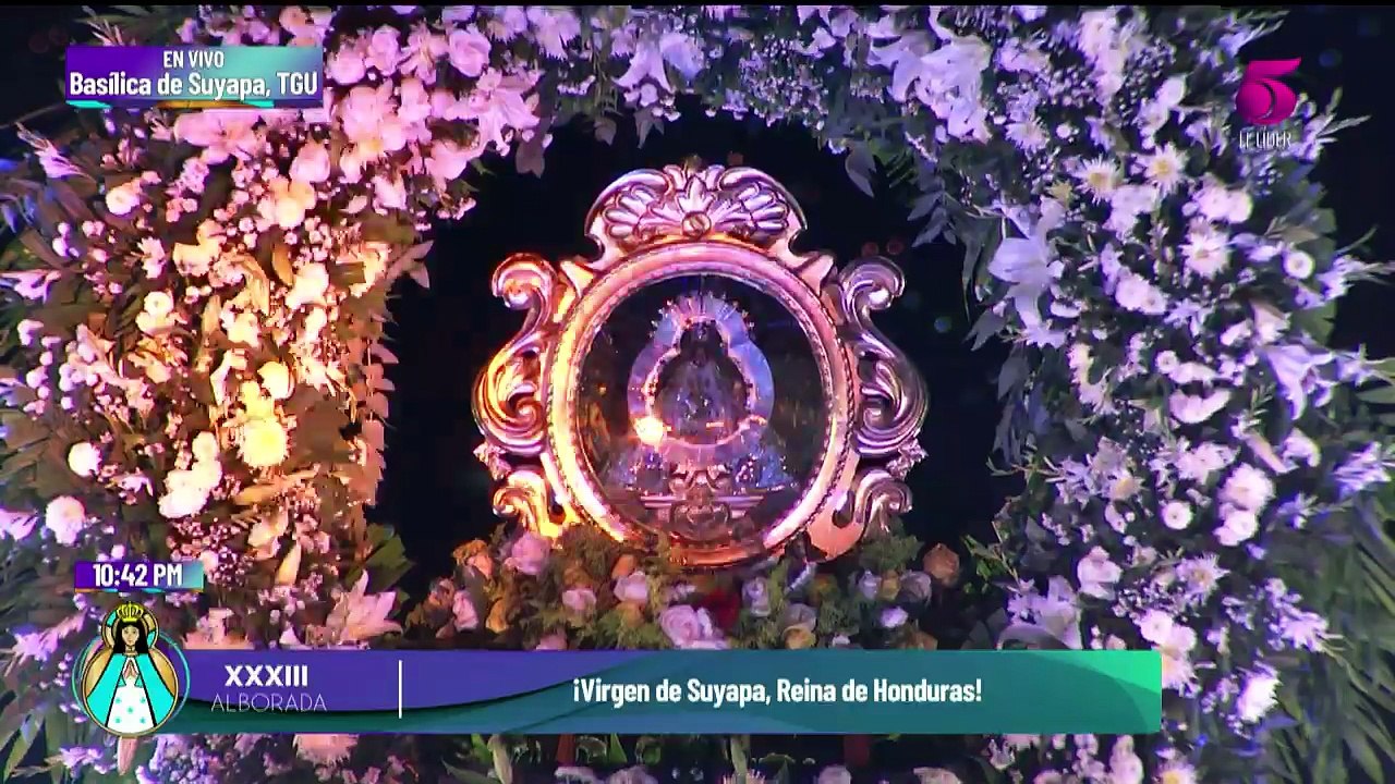 Gaby Monzel interpreta "Virgen de Suyapa" en la Alborada a la Virgen de Suyapa