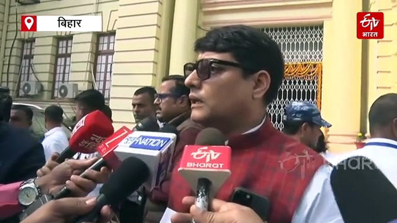 नीट छात्रा मौत मामला: विधानसभा और विधान परिषद में विपक्ष का प्रदर्शन, CBI जांच पर सिटिंग जज की निगरानी की मांग