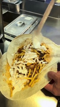 GooD FooD GooD MooD French Tacos Viande & Frites & Sauce Gruyère. #BR3 #Tacos #Foodie #Foodlover #Frenchfood
