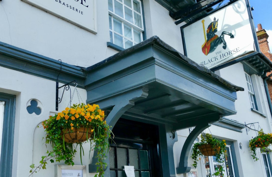 Pub 'takes on banks' with five percent price cut
