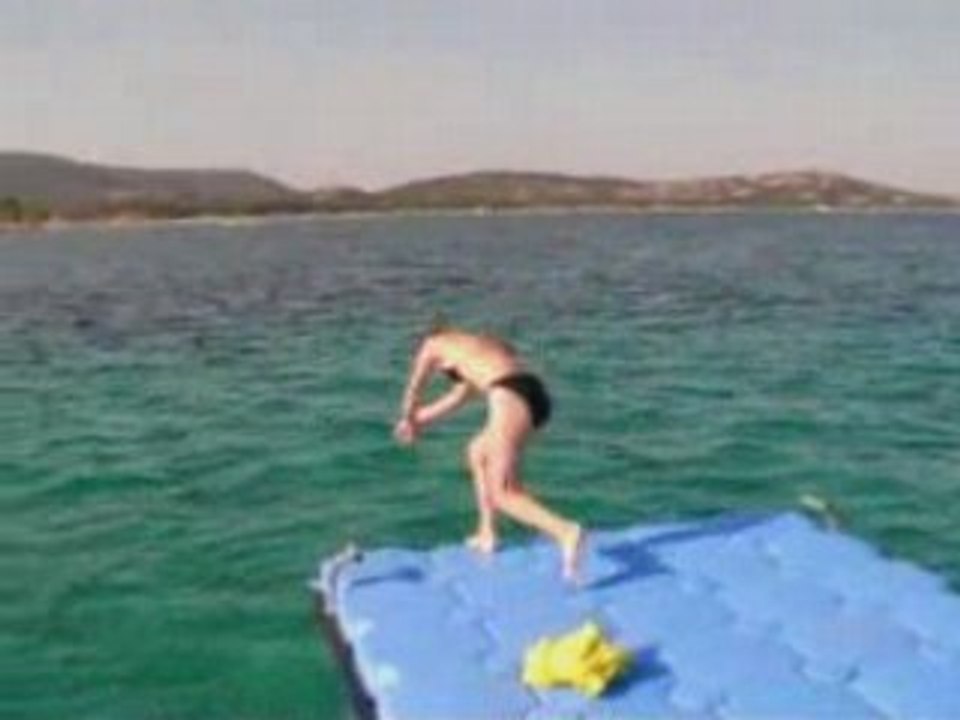 héléne dans le plongeon de la mort