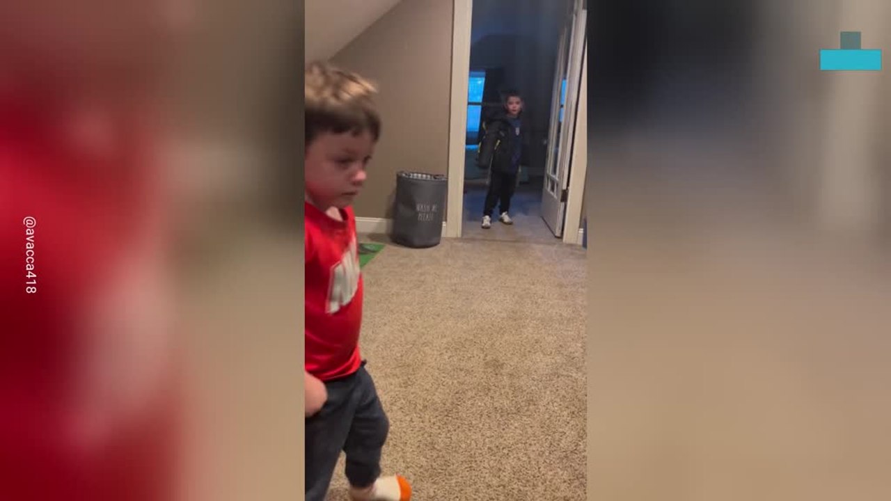 Kids Agree to Fight Strangers With Dad in Funny Prank