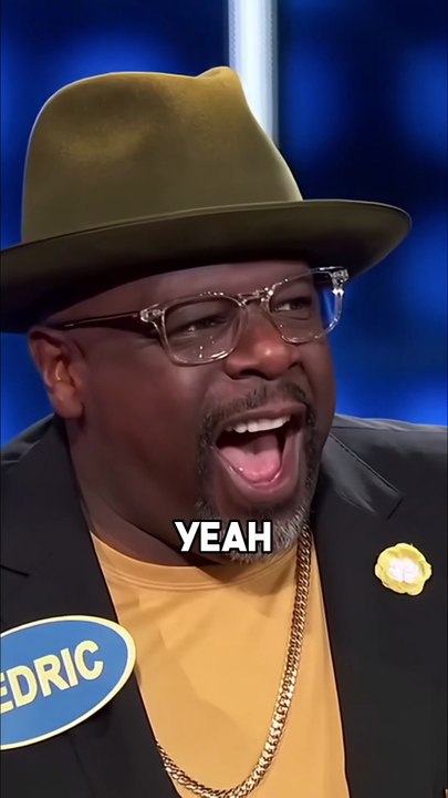 Steve Harvey Gives Cedric the Entertainer His Flowers on Celebrity Family Feud