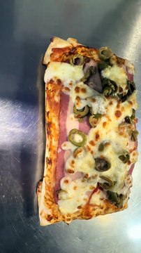 French Tacos Viande Tenders Sauce Algérienne & Gruyère Gratiné Bacon 🥓 & Olives . #BR3 #food #foodlover #Tacos #FrenchTacos