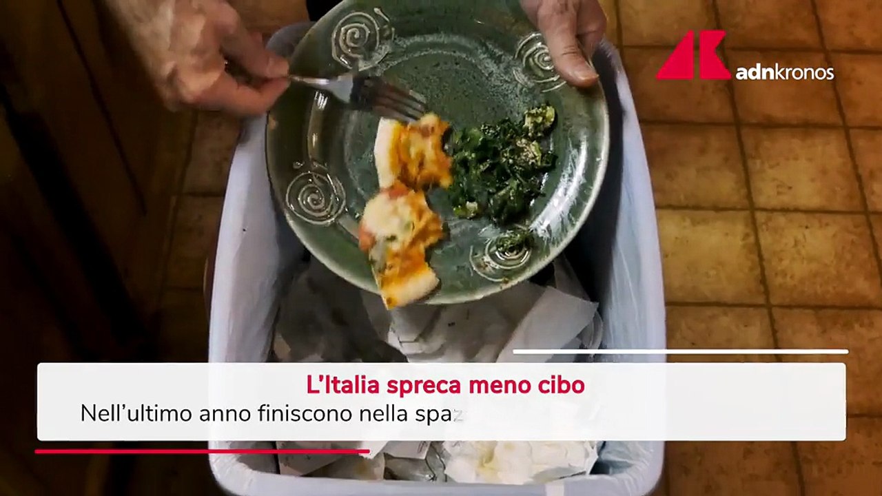 Spreco di cibo, l'Italia ora è più virtuosa: finisce nella spazzatura il 10% di alimenti in meno