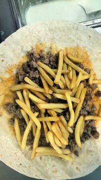 French Tacos Viande Tenders Sauce Algérienne & Biggy & Gruyère. #BR3 #tacos #FrenchTacos #eating #foodlover