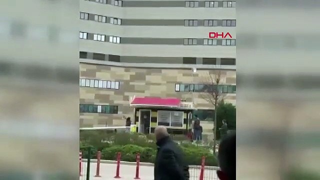 Durağın camlarını kırdı! Taksiye alınmayınca ortalığı dağıttı