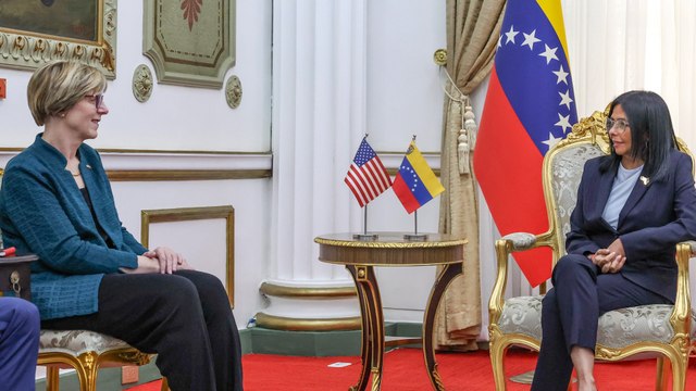 Delcy Rodríguez recibe a la Encargada de Negocios de EE UU en Venezuela