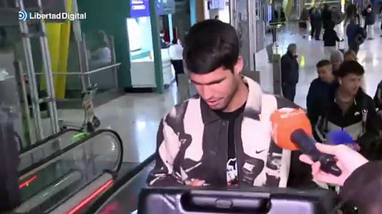 Alcaraz aterriza en España tras conquistar el Open de Australia