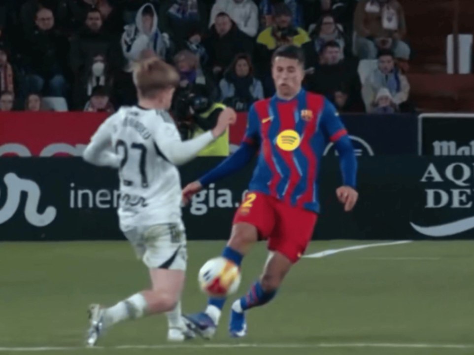 Iturralde González analiza la posible segunda amarilla a Cancelo