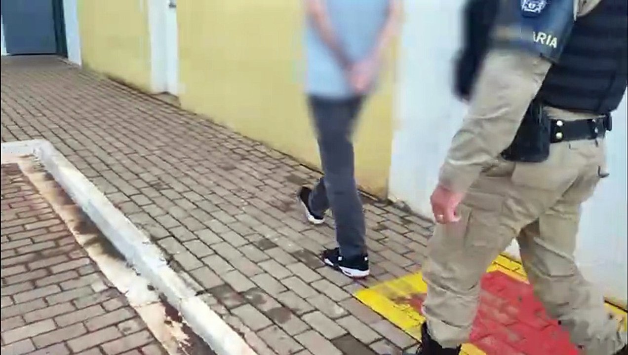 Devendo mais de R$ 5 mil em pensão alimentícia, jovem é preso pela Cavalaria em Cascavel