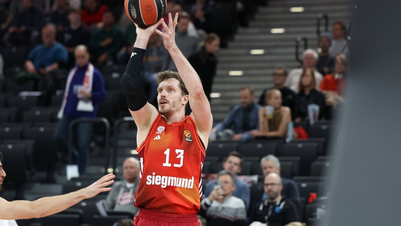 Obst mit den großen Würfen: Bayern behält gegen Paris die Nerven