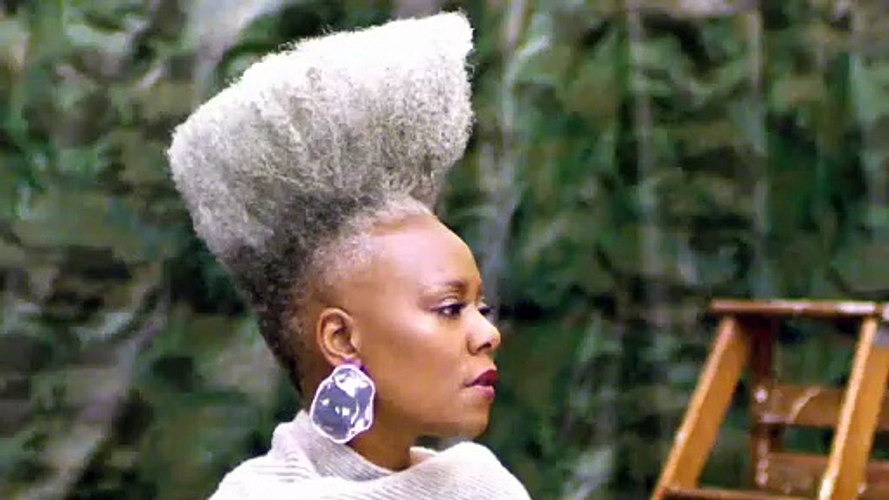 Inside Essence: Gray Hair