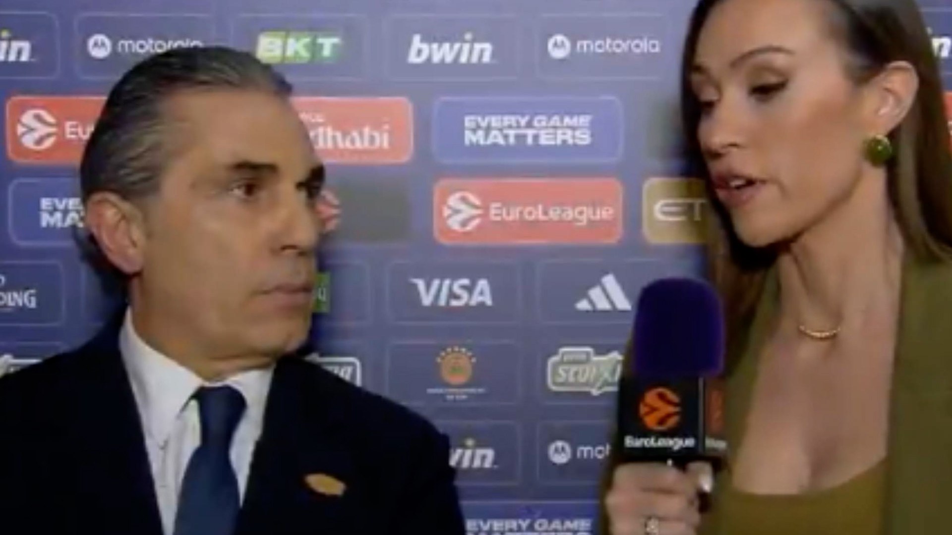 La indignación de Scariolo: "Déjame darte una respuesta políticamente correcta..."<br>