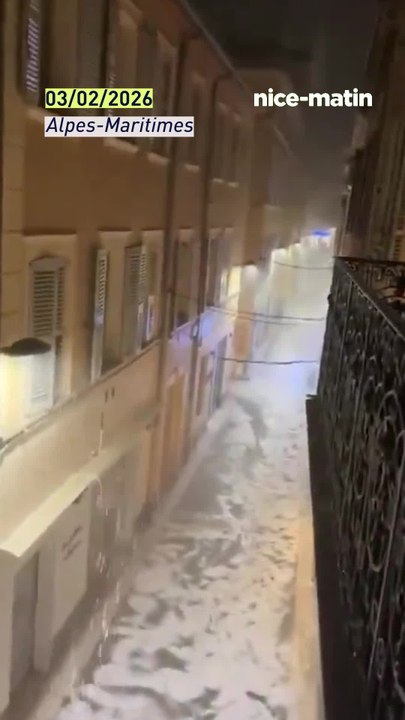 Les impressionnantes images des rues recouvertes de grêle autour d'Antibes