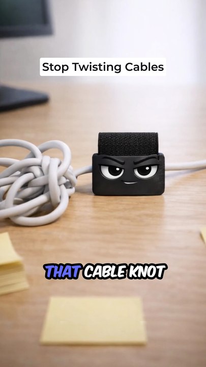 Your Cable Knot Isn’t Random… Fix It Like This 😳 #cablemanagement #desksetup #oddlysatisfying #lifehack