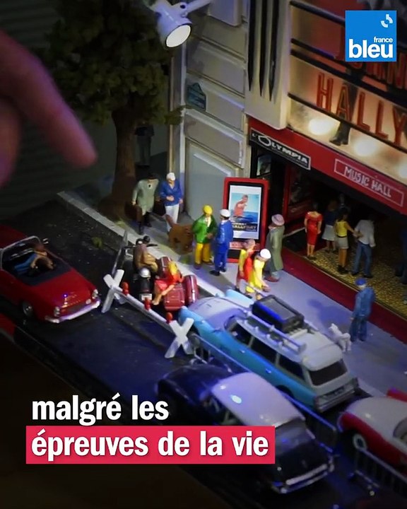 2022 – Johnny Hallyday – Alain Lecocq, fan de Johnny Hallyday, s’est offert une moto de son idole (France Bleu, 4 décembre)