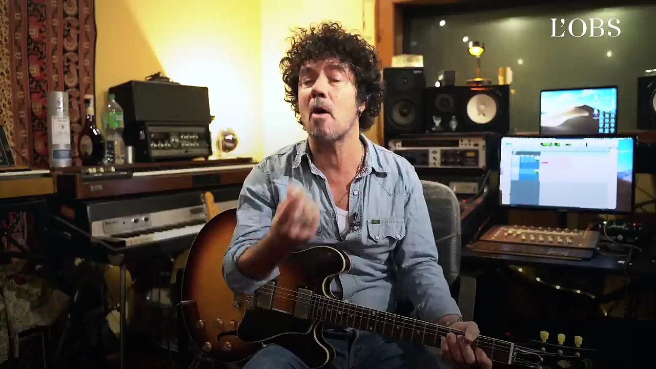 2022 – Johnny Hallyday – Yarol Poupaud décrypte trois chansons emblématiques de Johnny à la guitare (L’Obs, 4 décembre)