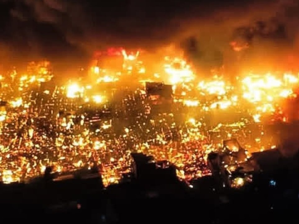 Inferno auf den Philippinen: Über 1000 Häuser in Flammen