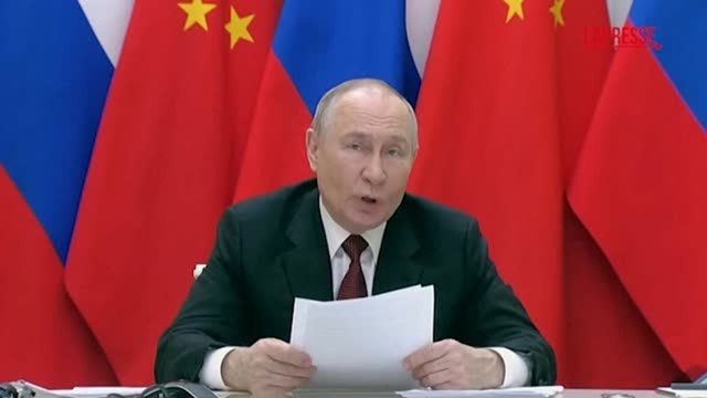 Putin in videoconferenza con il presidente cinese Xi Jinping: «Siamo fattore di stabilizzazione in un mondo turbolento»