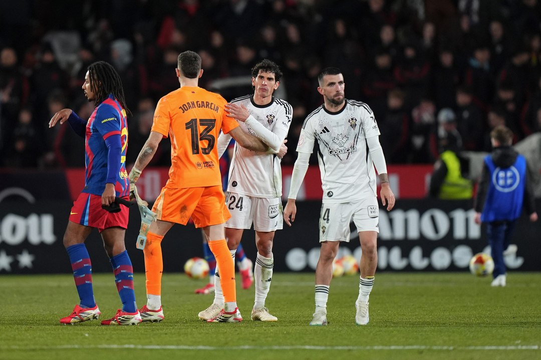 Joan Garcia eroe in Albacete-Barcellona, ma che distrazione! Ecco come ha concesso un calcio d'angolo
