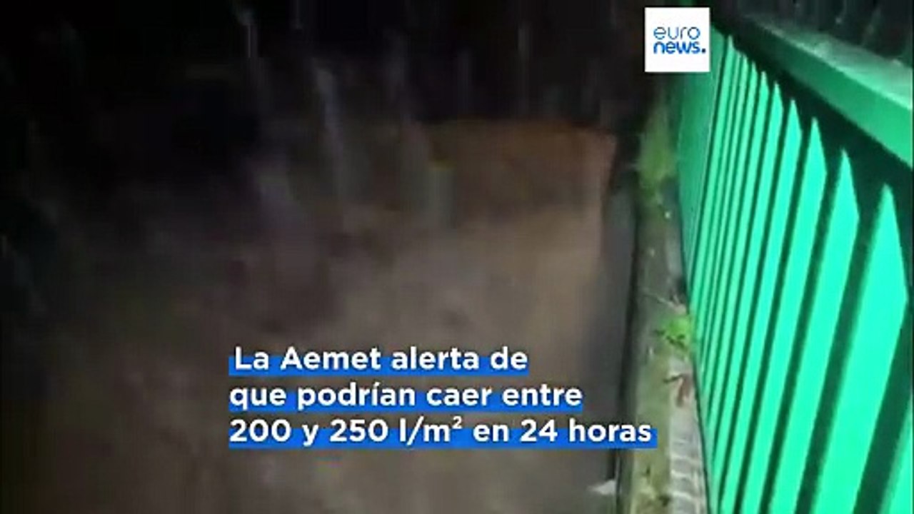 Buscan a una desaparecida en Sayalonga, Málaga, tras ser arrastrada por el río Turvilla
