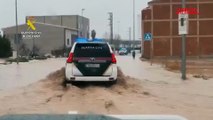Spagna, in Andalusia le strade diventano fiumi: auto e case sommerse