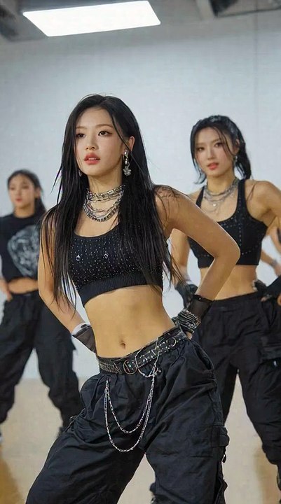 Master dance cover showcases Smooth moves Unrea 🌟 ✨ #focus #respect #skills #smooth