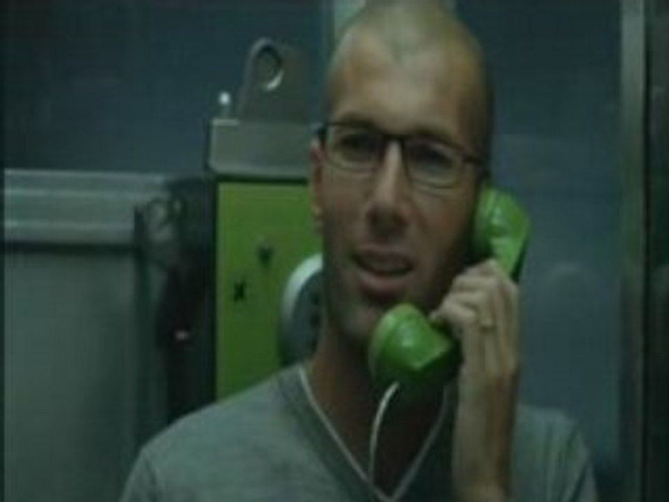 zizou à reculons pour GrandOptical