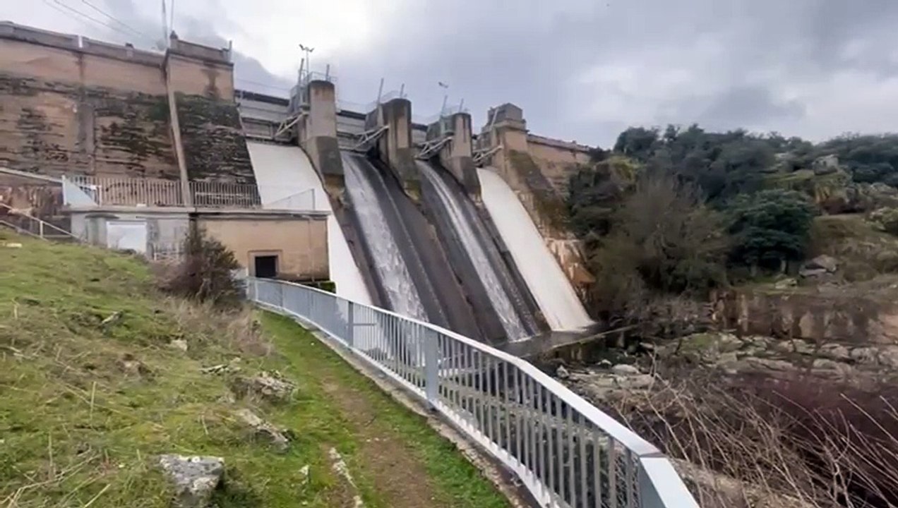 El embalse de Torcón comienza a desembalsar agua al 83% de su capacidad
