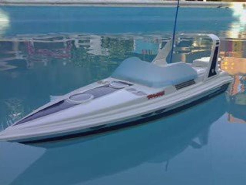 RipMax Intercepter 650 Brushless 4300Kw R/C Boat - 1st run