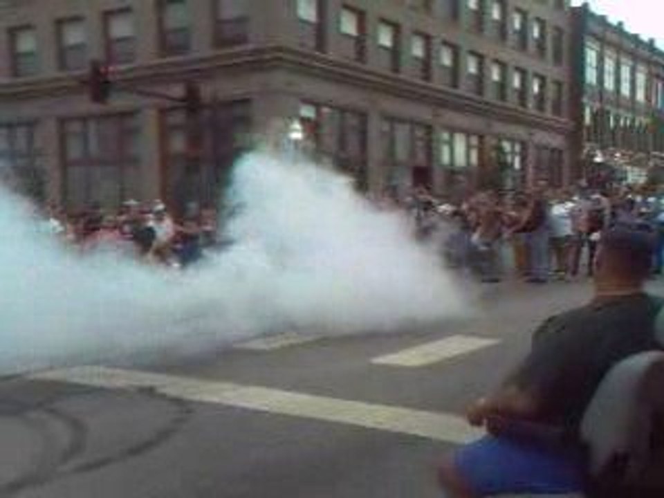 HARLEY STUNT TEAM BURNOUT