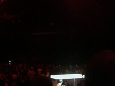 Keri Hilson premiere partie d Ne - yo concert au Zenith