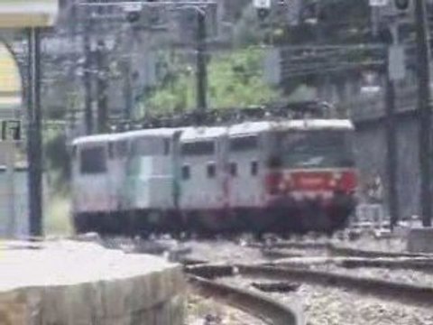 BB 25200 (x2) en UM avec BB 25500 (x2), Bellegarde, mai 2009