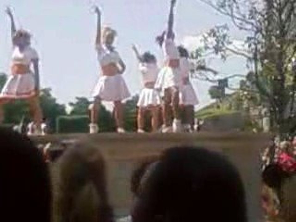 Mickey et ses amis apprennent à voler