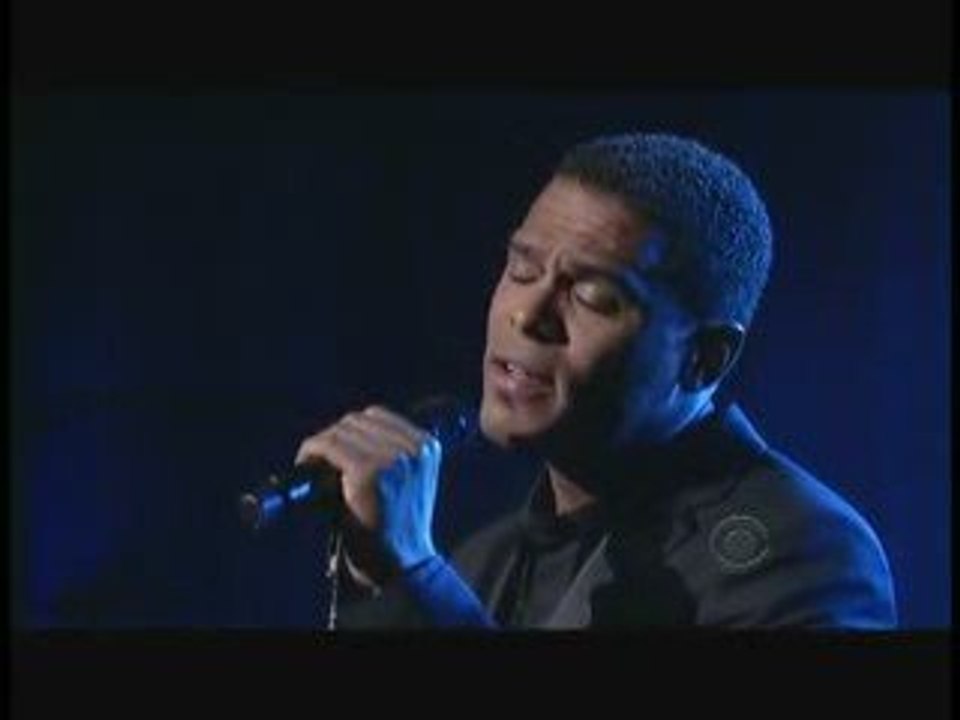 Maxwell - Pretty Wings [Live @ Letterman]