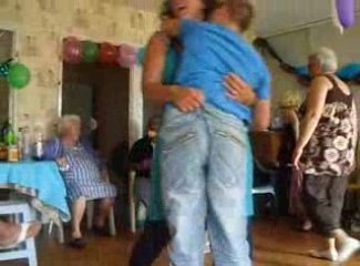 ma cousine et mon cousin a l anniversaire de son frére jessy